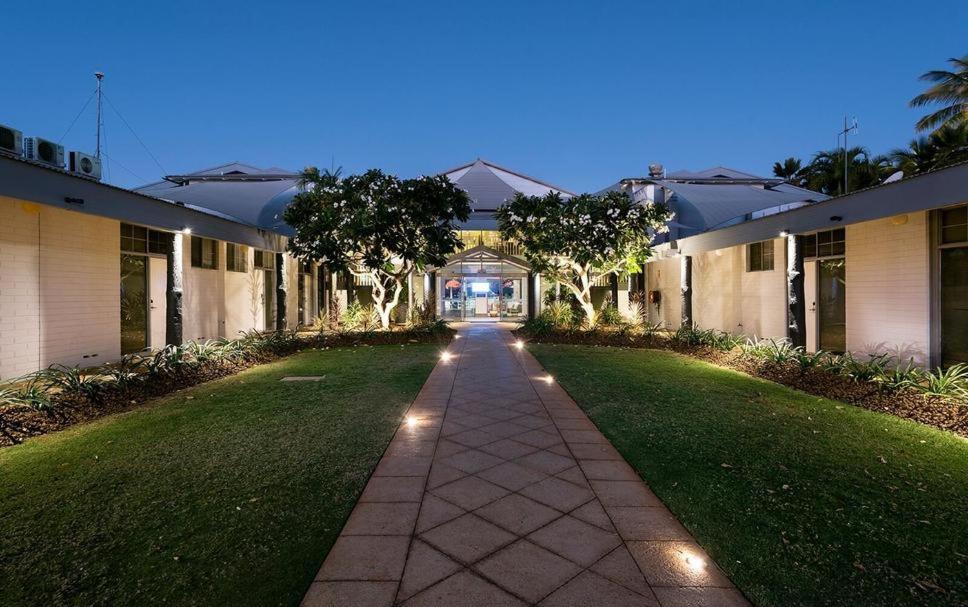 Mangrove Hotel Broome Exteriör bild