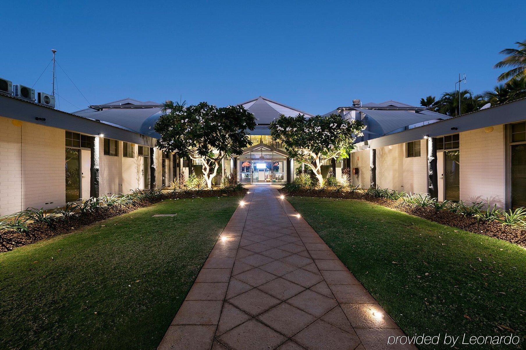 Mangrove Hotel Broome Exteriör bild